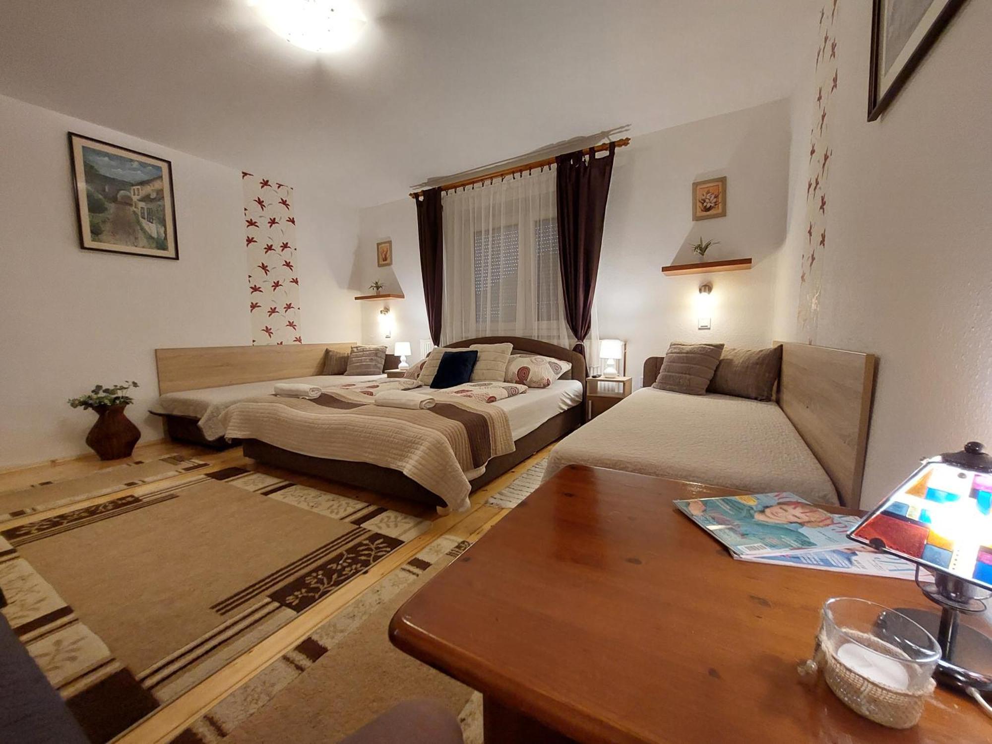 Tulipán Vendégház Sárospatak Esterno foto